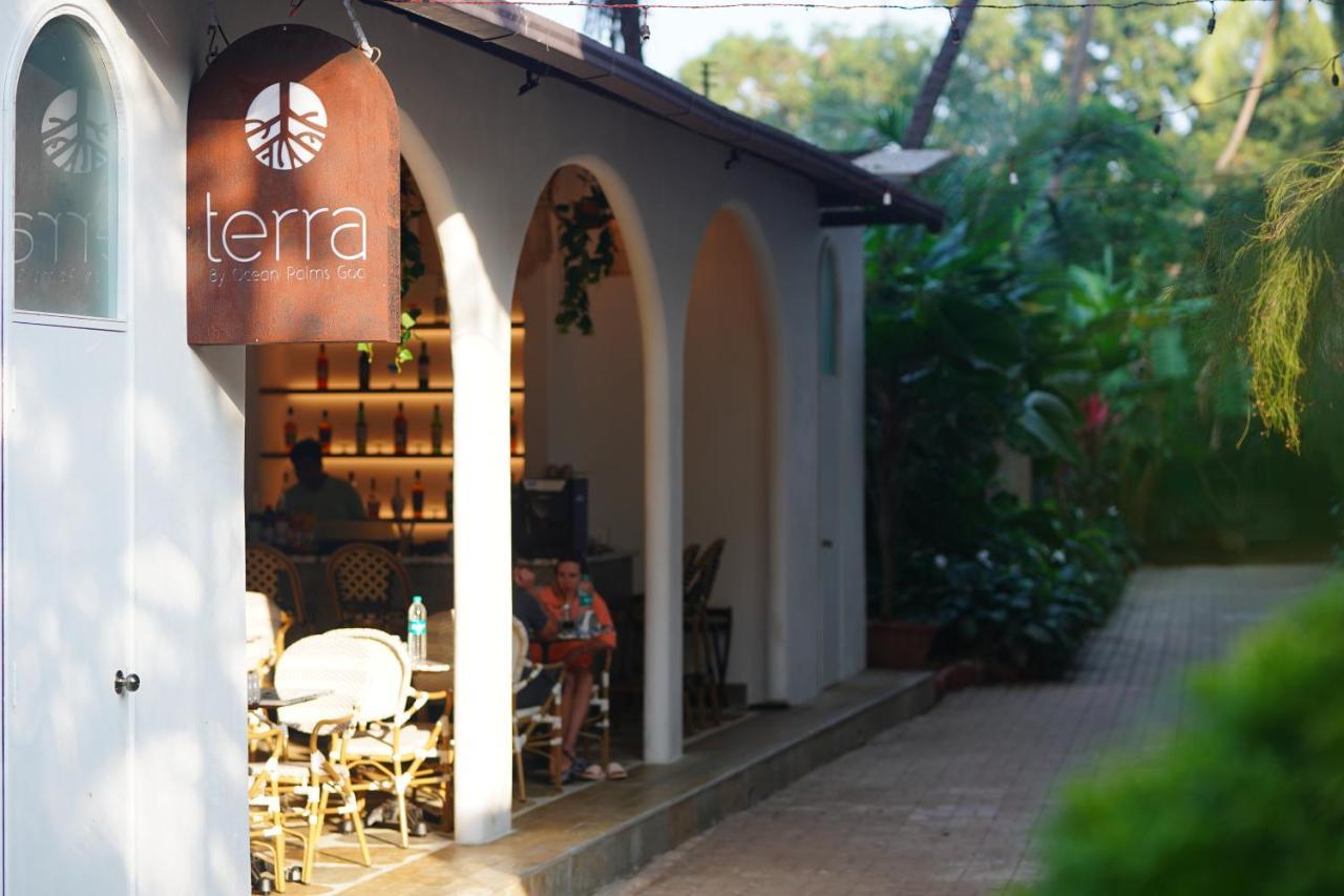 Clarion Hotel Ocean Palms Goa Calangute Exterior photo