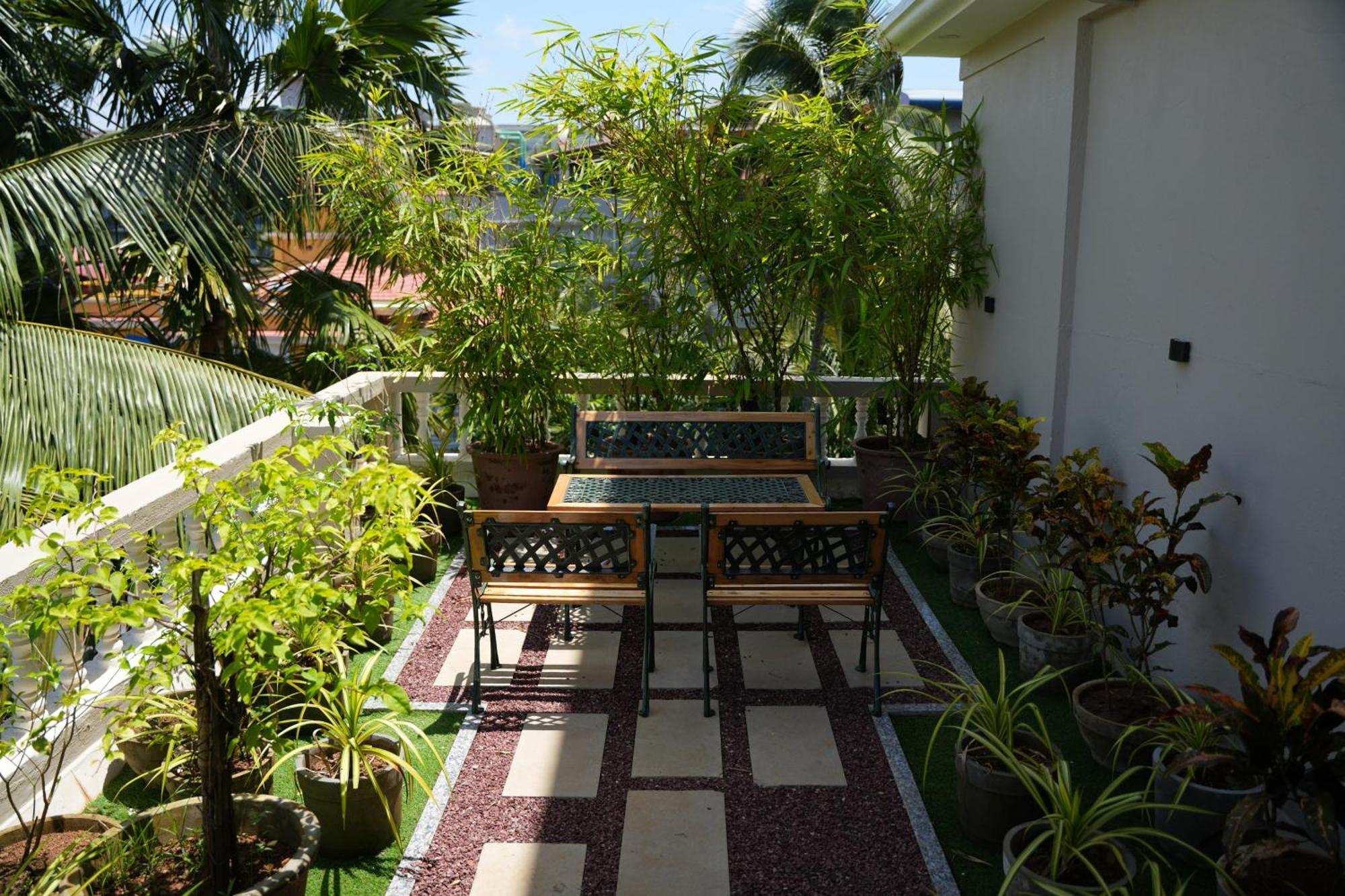 Clarion Hotel Ocean Palms Goa Calangute Exterior photo